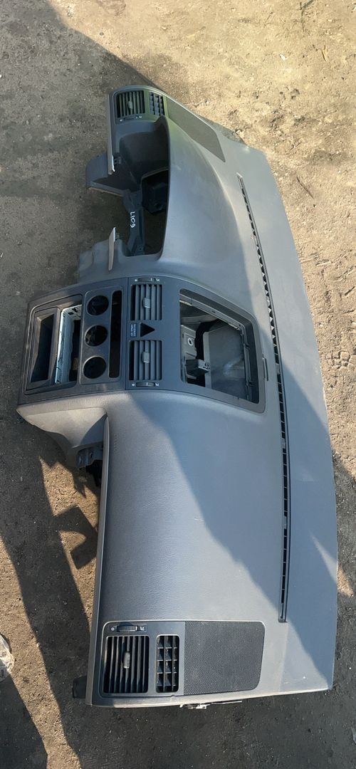 панель передняя салона (торпедо) Volkswagen Touran 1 поколение 2003, 2.0 л., BKD, дизель, 6МКПП, минивэн