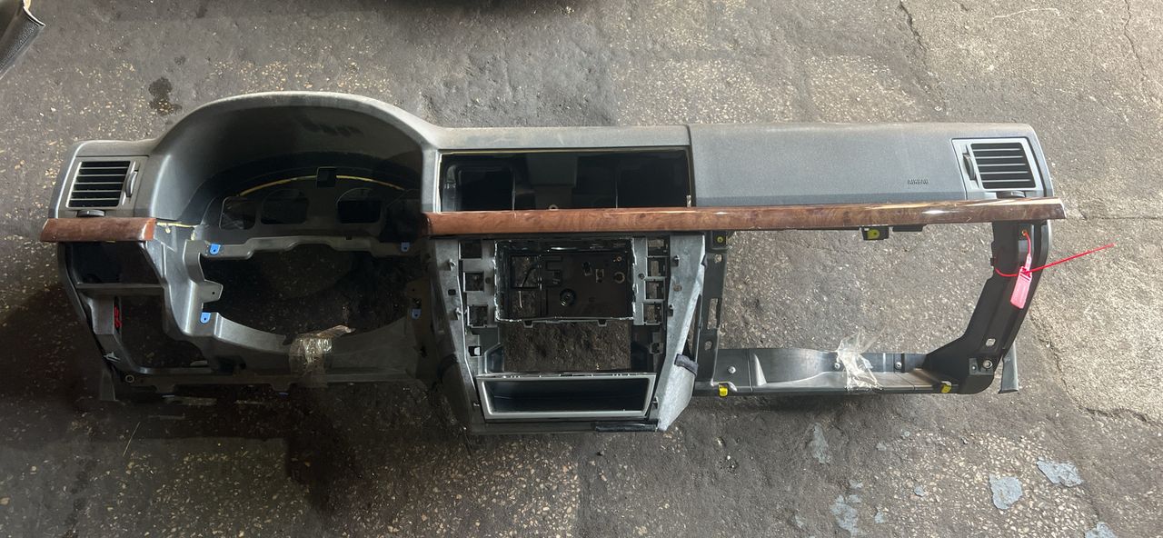 панель передняя салона (торпедо) Opel Vectra C 2003, 2.2 л., Z 22 YH, бензин, 5МКПП, серебро, универсал