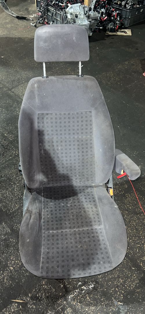 сиденье переднее Volkswagen Sharan 1 поколение [рестайлинг] 2002, 1.9 л., AUY, дизель, 6МКПП, минивэн