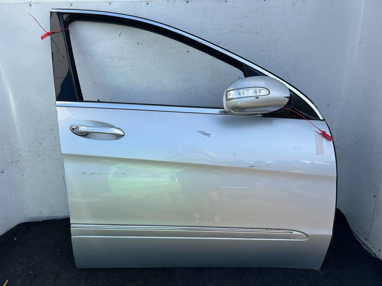 дверь передняя правая Mercedes-Benz R-Класс W251 2006, 3.0 л., OM 642.950, дизель, АКПП, минивэн