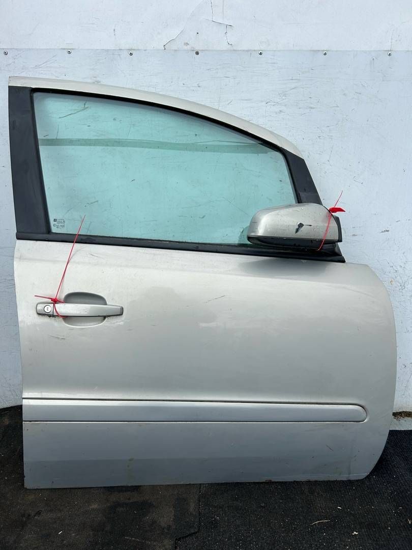 дверь передняя правая Opel Zafira 2 поколение (B) 2006, 1.6 л., бензин, 5МКПП, минивэн