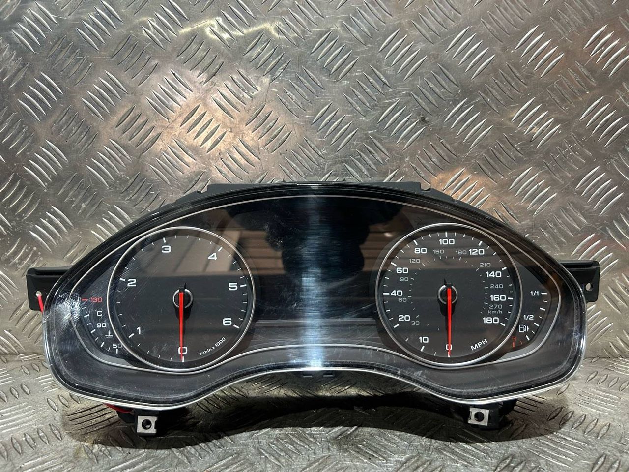 щиток приборов (приборная панель) Audi A7 4G 2014, 3.0 л., CDUC, дизель, АКПП, лифтбэк, 4G8920984H