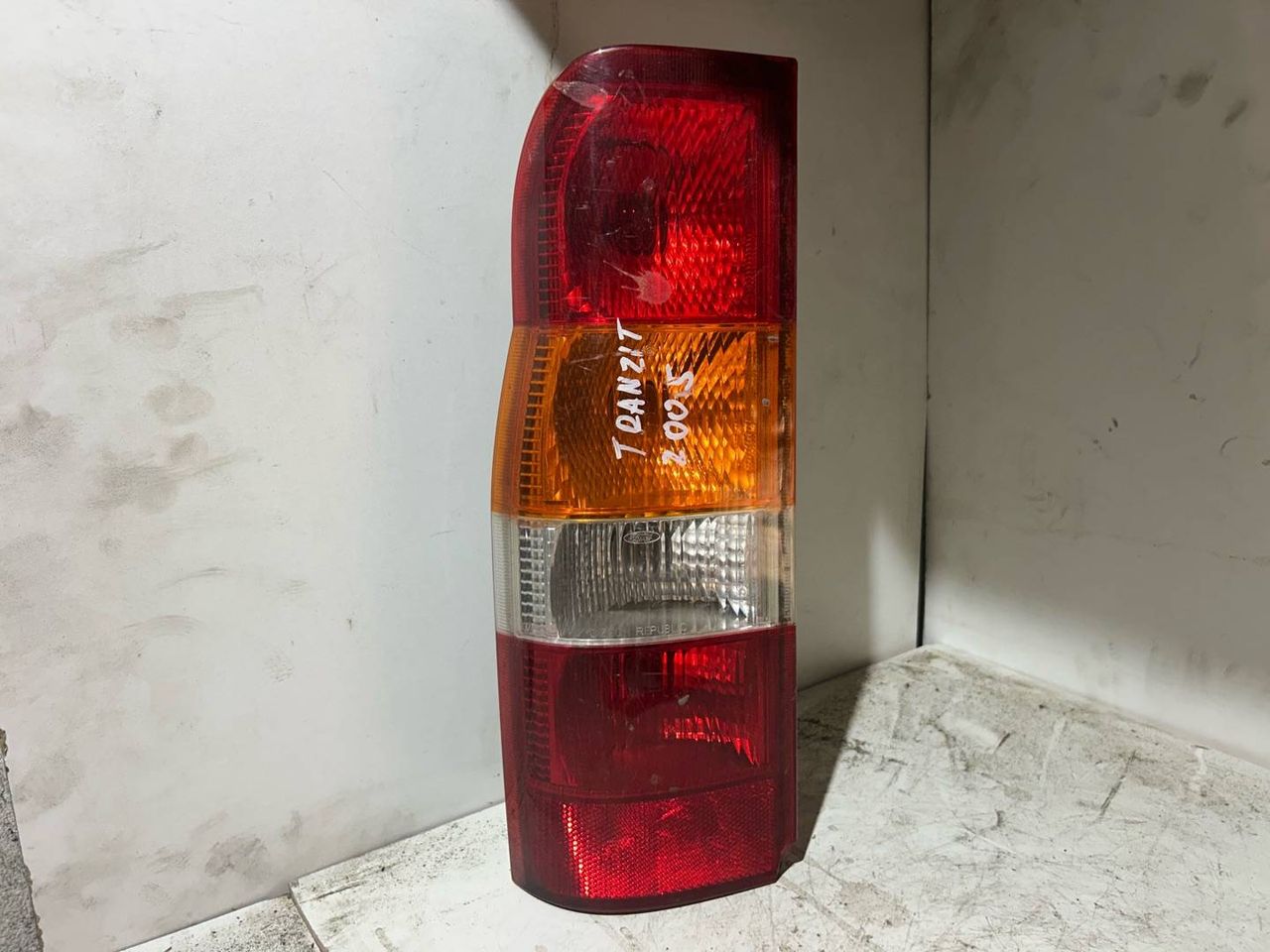 фонарь задний левый Ford Transit 6 поколение 2006, 2.0 л., 6МКПП, red, микроавтобус