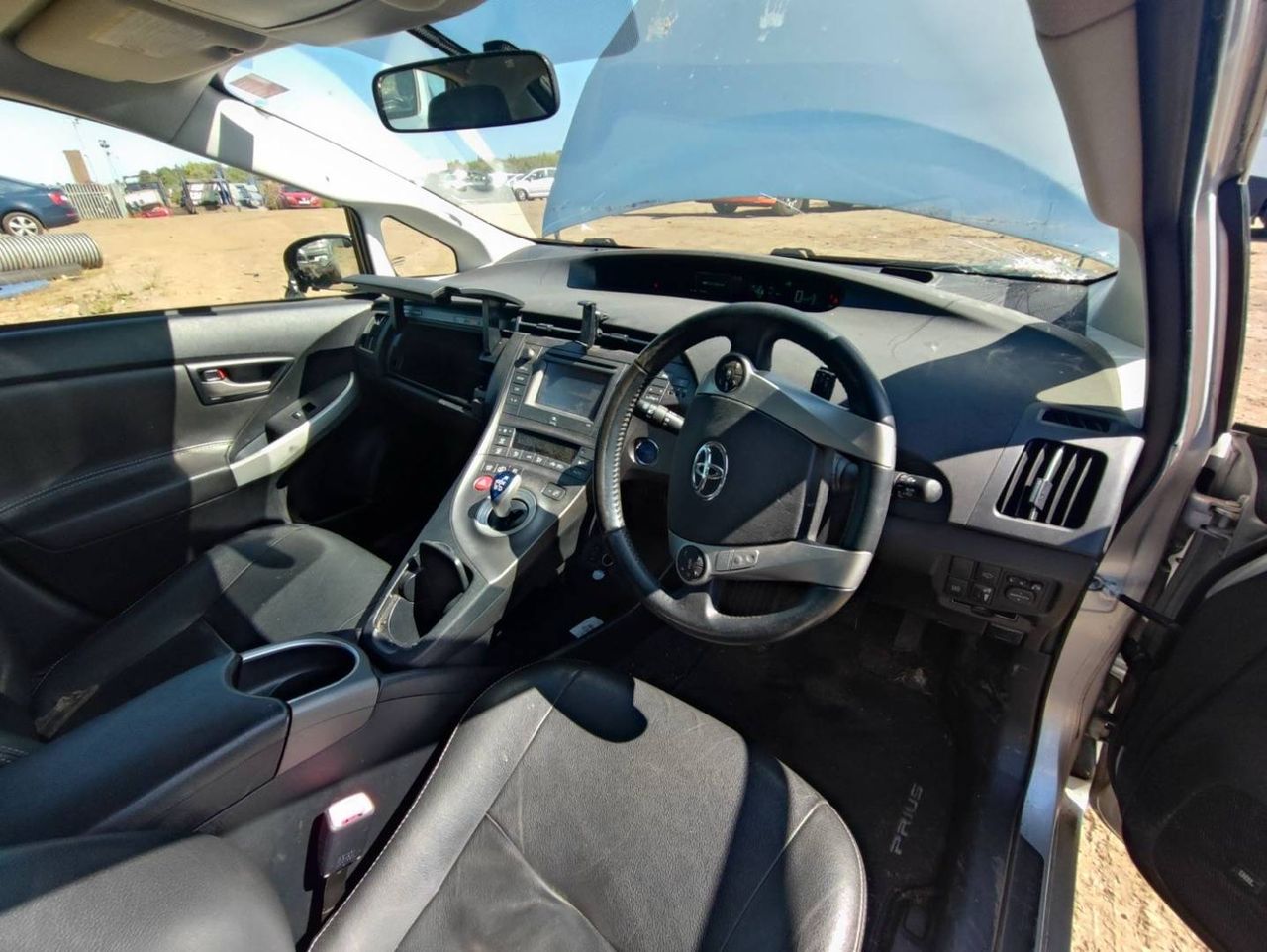 Toyota Prius 3  XW30 рест. 2013