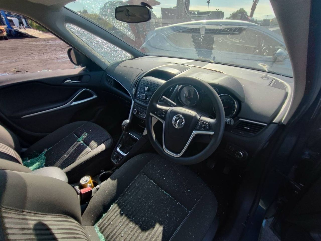 Opel Zafira 3  (C) 2015