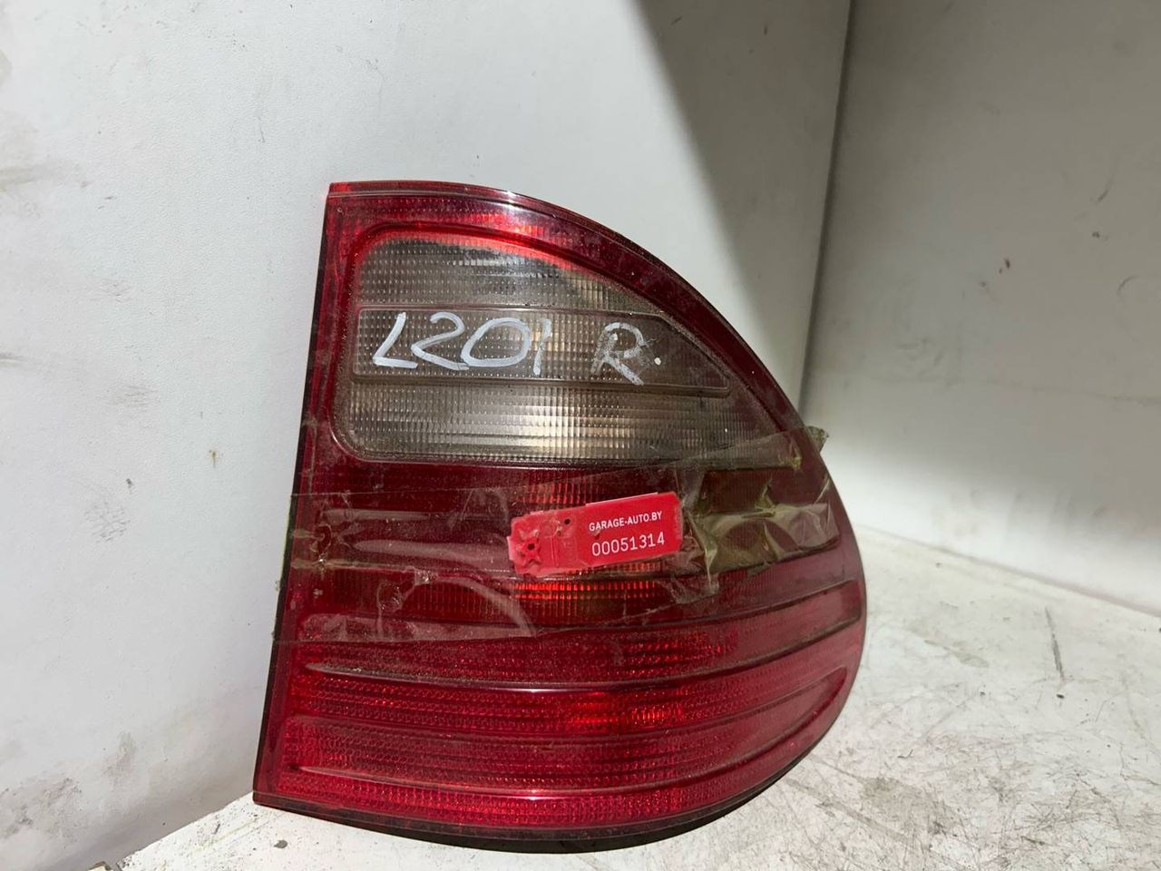 фонарь задний Mercedes-Benz E-Класс W210/S210 [рестайлинг] 1999, 2.2 л., OM 611.960, дизель, АКПП, синий, универсал