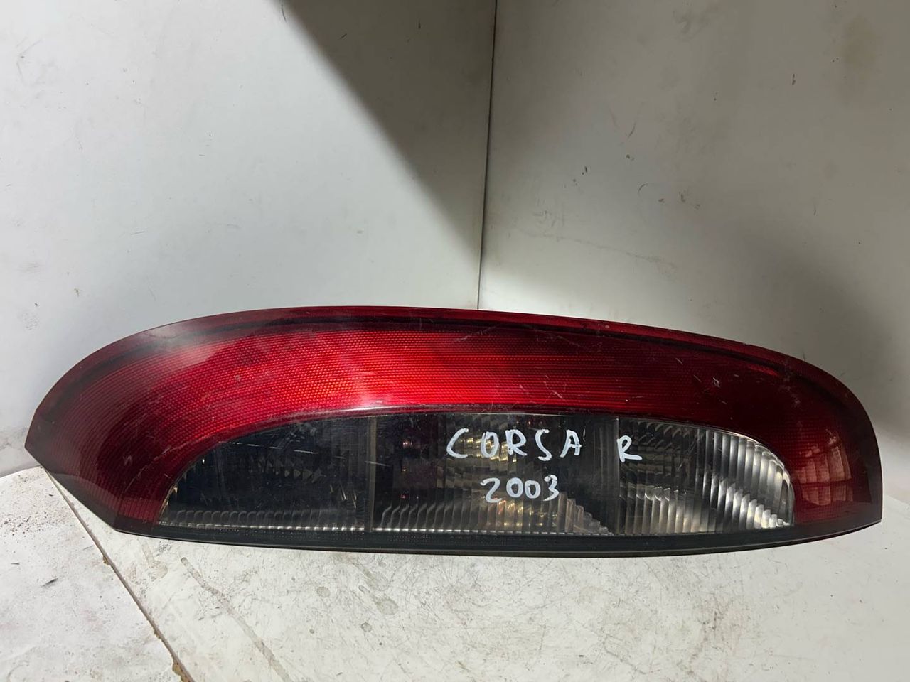 фонарь задний правый Opel Corsa C 2002, хетчбэк 5 дв.