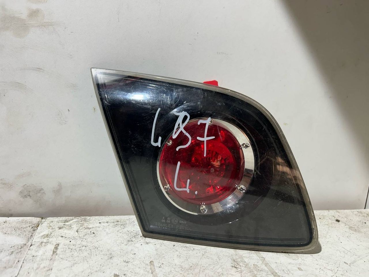 фонарь задний Mazda 3 1 поколение [рестайлинг] 2006, 1.6 л., дизель, 5МКПП, хетчбэк 5 дв.