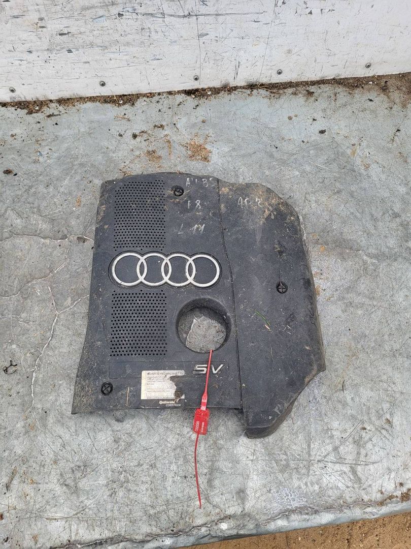 декоративная крышка двигателя Audi A4 B5 [рестайлинг] 2000, 1.8 л., бензин, 5МКПП, седан