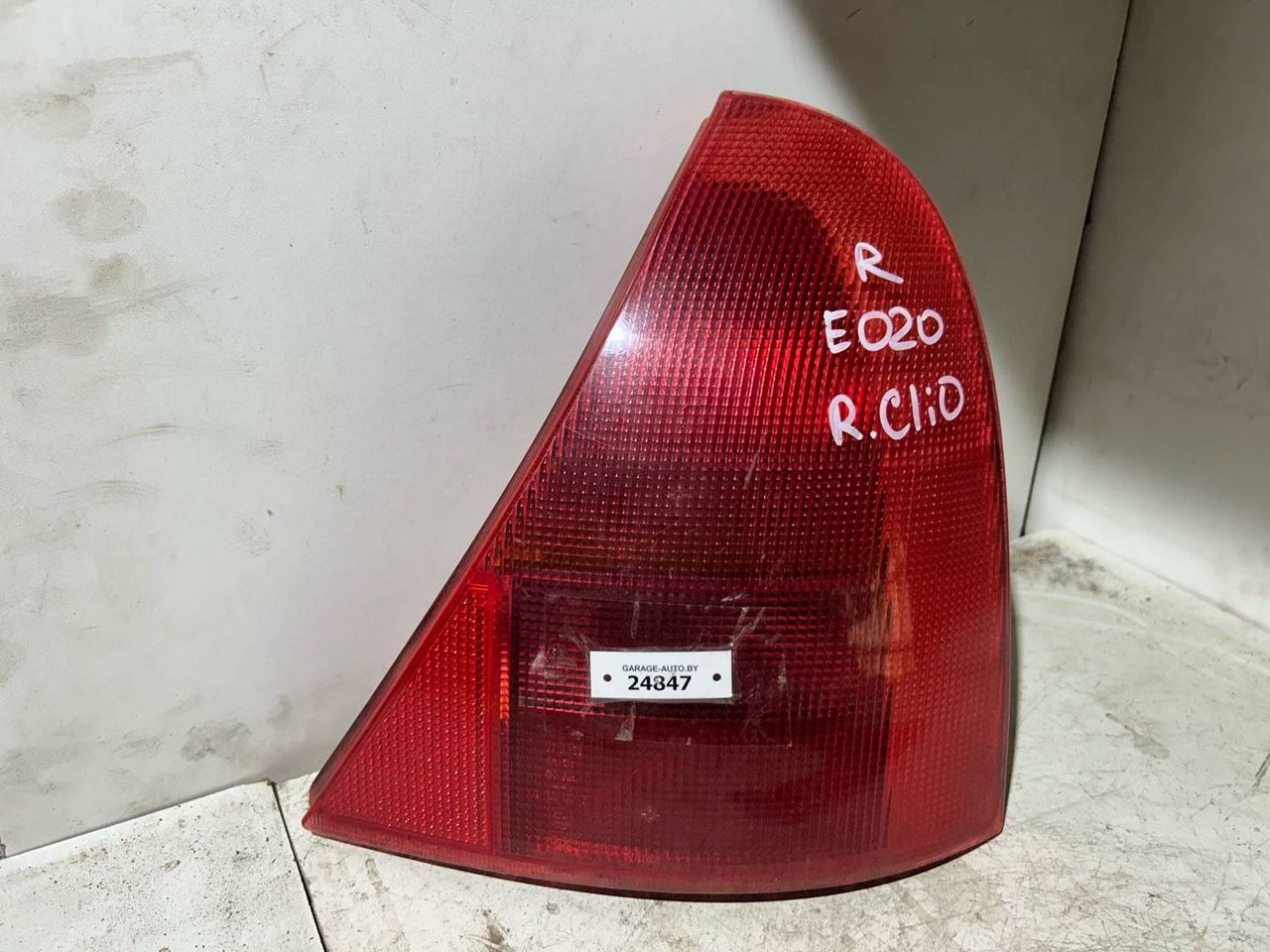 фонарь задний правый Renault Clio 2 поколение 1999, 1.4 л., бензин, купе