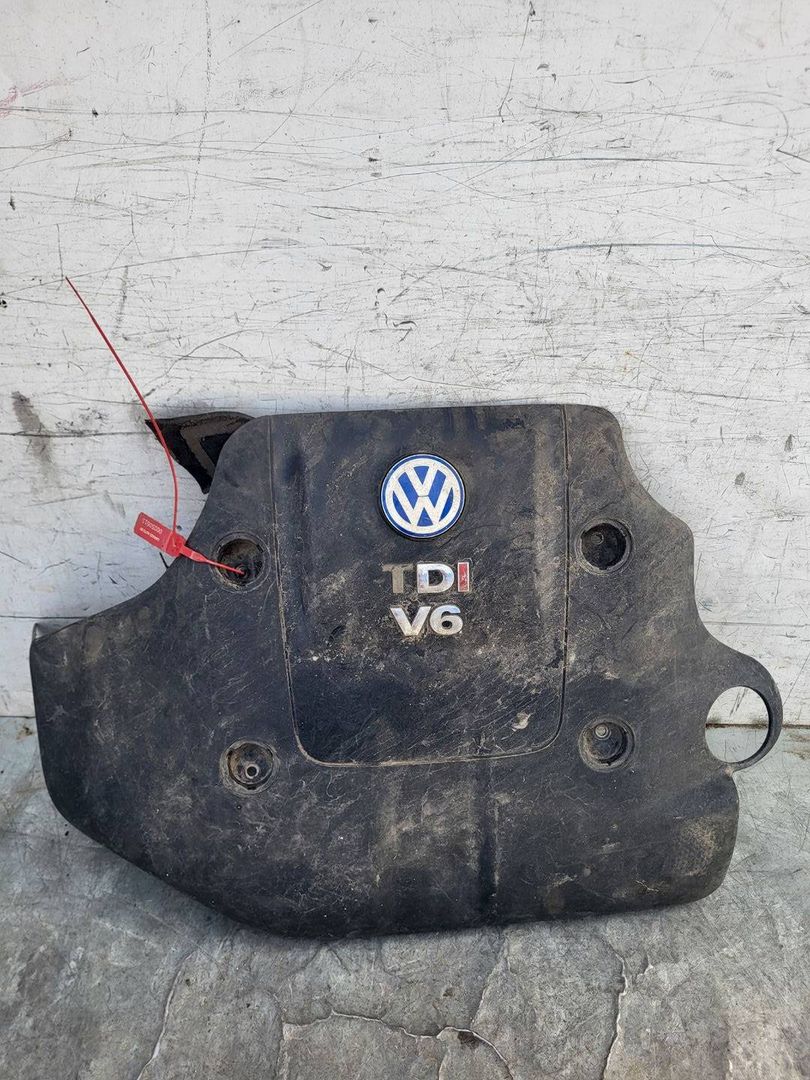 декоративная крышка двигателя Volkswagen Passat B5 (1996 - 2001), 2.5 л., дизель