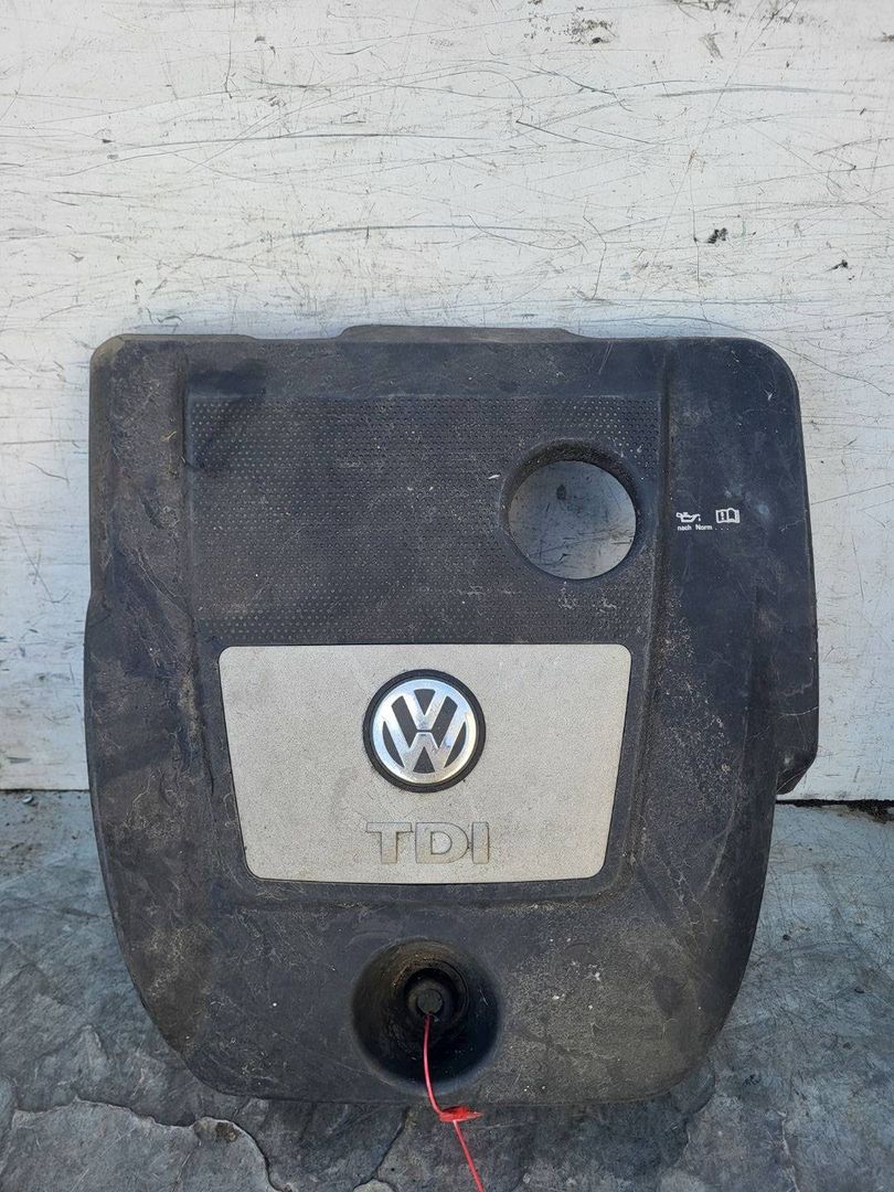 декоративная крышка двигателя Volkswagen Bora 1 поколение 2001, 1.9 л., ASZ, дизель, 6МКПП, универсал, 038103925