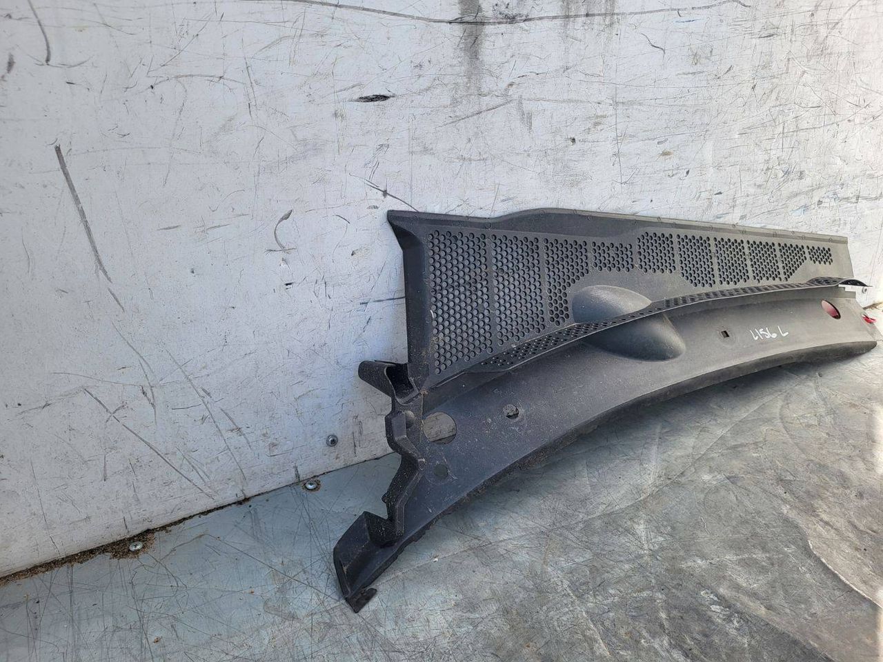 дождевик Volkswagen Golf 3 поколение 1996, 1.4 л., AEX, бензин, МКПП, красный, хетчбэк 5 дв.
