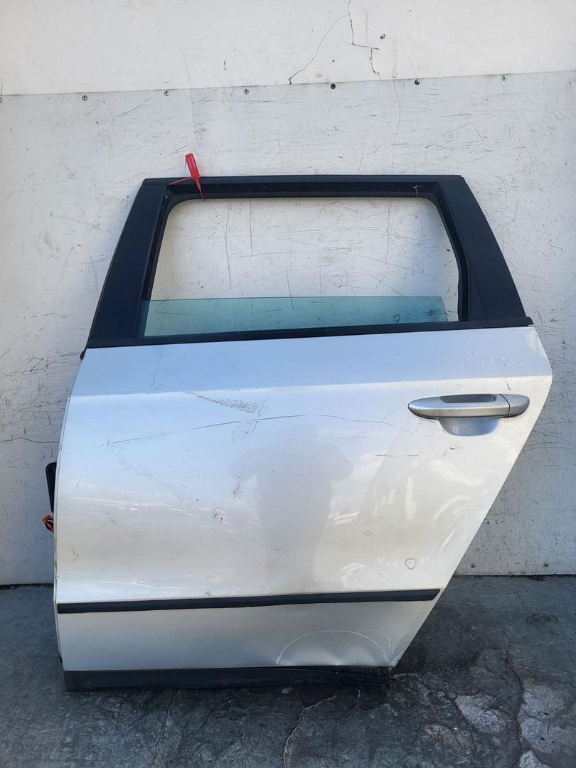 дверь задняя левая Volkswagen Passat B6 2007, 1.9 л., BXE, дизель, 5МКПП, универсал