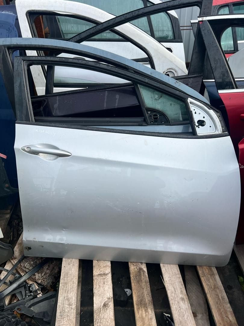 дверь передняя правая Hyundai i30 GD 2014, 1.6 л., бензин, АКПП, хетчбэк 5 дв.
