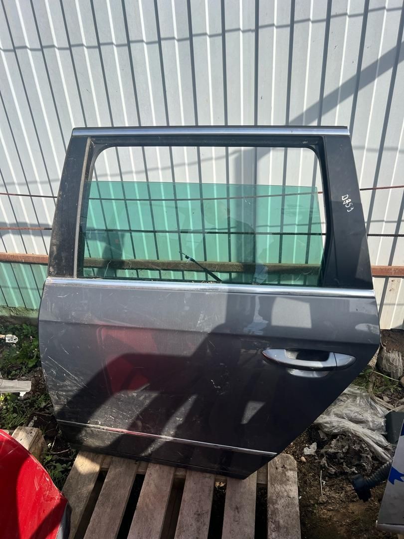 дверь задняя левая Volkswagen Passat B6 2007, 2.0 л., BMR, дизель, 6МКПП, универсал