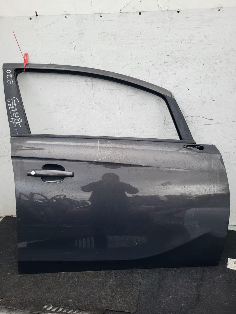 дверь передняя правая Opel Corsa E 2015, 1.2 л., бензин, АКПП, хетчбэк 5 дв.