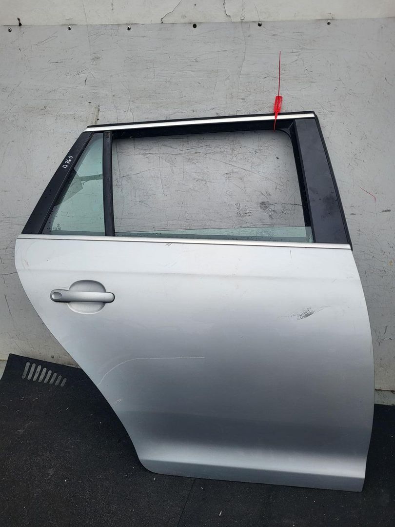 дверь задняя правая Volkswagen Golf 5 поколение 2009, 2.0 л., CBDA, дизель, 6МКПП, универсал