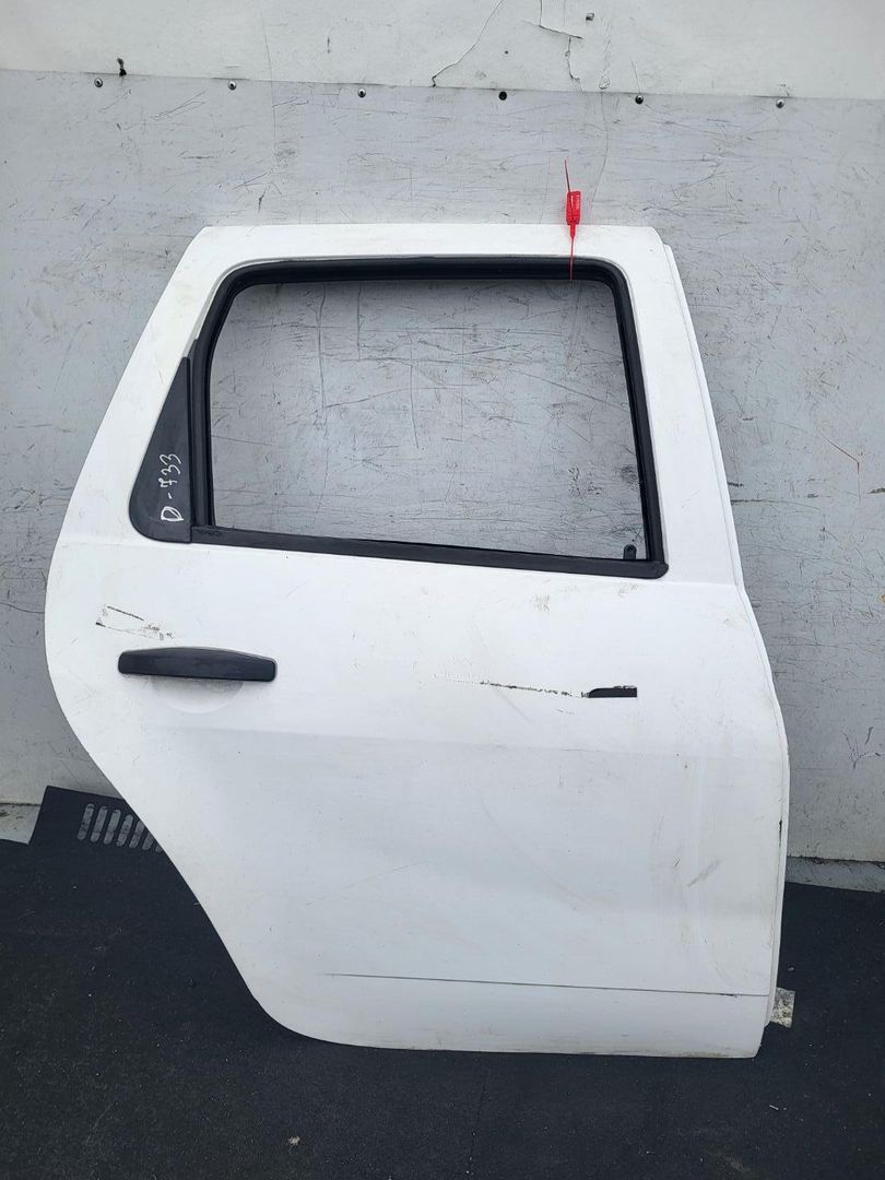 дверь задняя правая Dacia Duster 1 поколение 2013, 1.5 л., K9K 896, дизель, 6МКПП, внедорожник 5 дв.