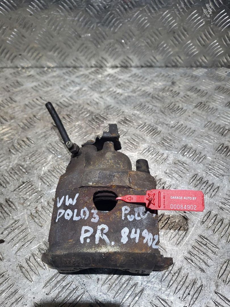 суппорт передний правый Volkswagen Polo 3 поколение [рестайлинг] 2001, 1.4 л., бензин, 5МКПП, хетчбэк 5 дв.