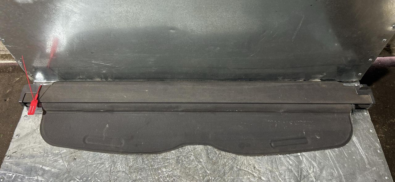 шторка багажника Audi 80 8C/B4 1992, 2.0 л., бензин, 5МКПП, зелёный, универсал