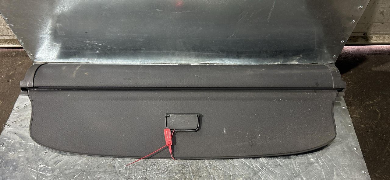 шторка багажника Audi A4 B6 2004, 1.9 л., AVF, дизель, 6МКПП, универсал, полный привод