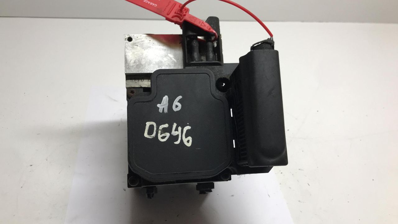 блок ABS Audi A6 Allroad Quattro C5 2001, 2.5 л., AKE, дизель, 6МКПП, универсал, 8E0614111T, 0265202401