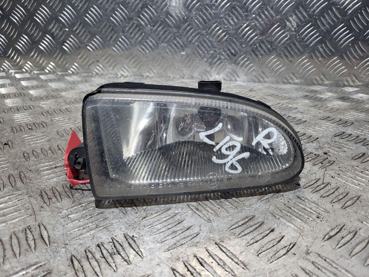 фара противотуманная правая Chrysler PT Cruiser 1 поколение 2002, 2.2 л., дизель, 5МКПП, черный, хетчбэк 5 дв., 22307302