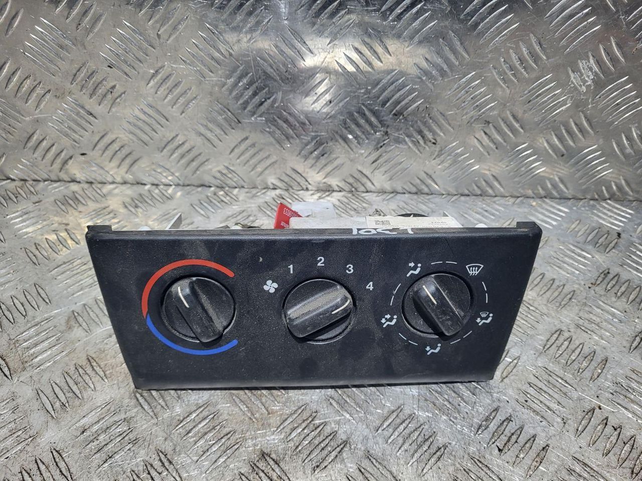 блок управления печки / климат-контроля Opel Vectra B [рестайлинг] 1999, 2.0 л., X 20 DTH, дизель, 5МКПП, универсал, 90586319