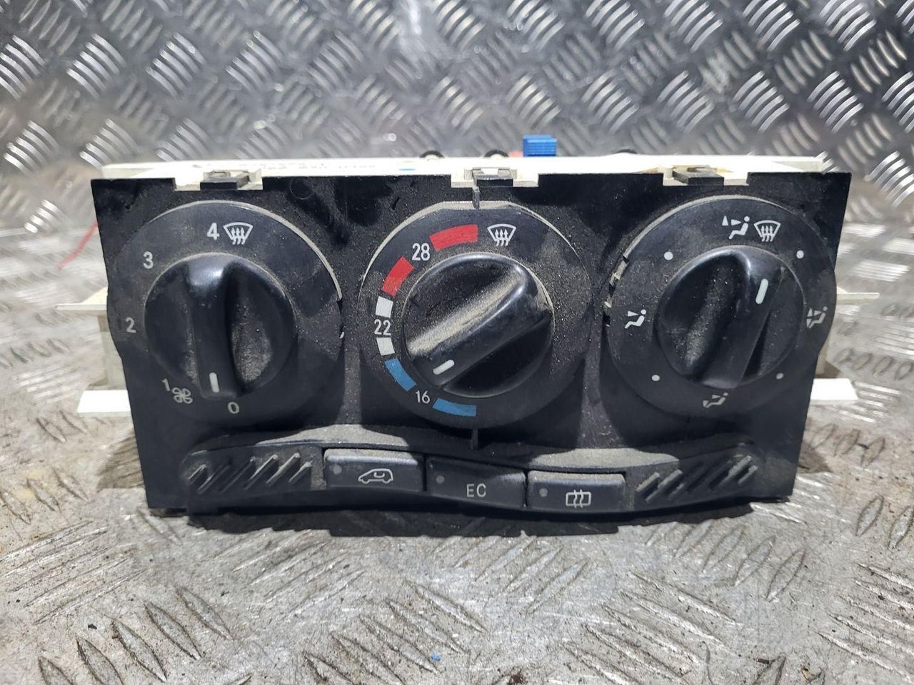 блок управления печки / климат-контроля Mercedes-Benz A-Класс W168 1999, хетчбэк 5 дв., 1688300485