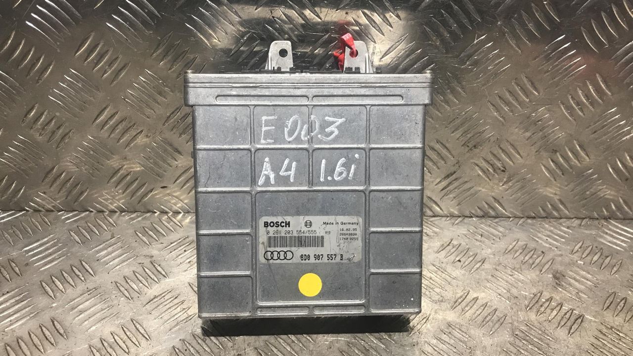 блок управления двигателем Audi A4 B5 1995, 1.6 л., бензин, МКПП, 554555, 8D0907557B
