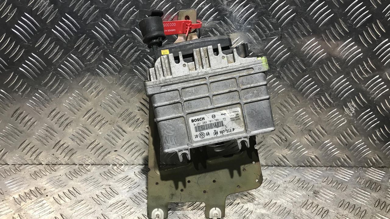 блок управления двигателем Volkswagen Passat B4 1995, 1.8 л., бензин, МКПП, универсал, 707708, 1H0907311P