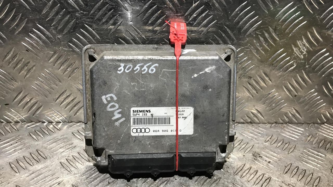 блок управления двигателем Audi A3 8L 1996, 1.6 л., бензин, МКПП, хетчбэк 5 дв., 06A906019D, 5WP4193