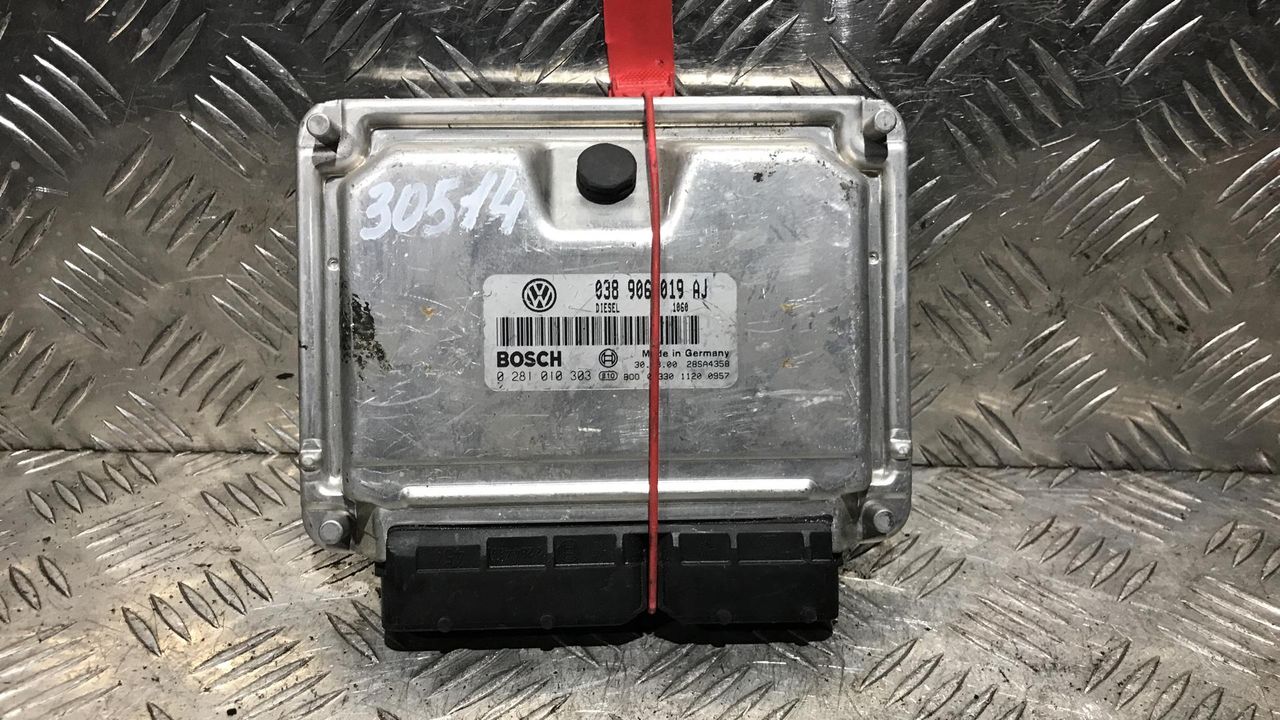 блок управления двигателем Volkswagen Passat B5 2000, 1.9 л., дизель, МКПП, универсал, 038906019AJ, 0281010303