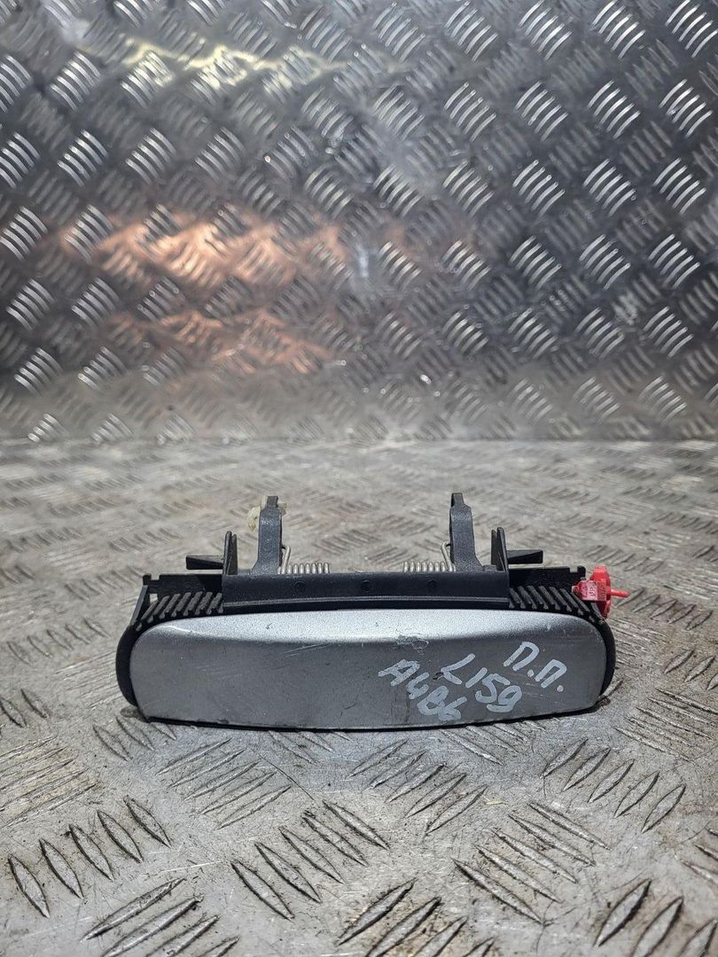 ручка наружная Audi A4 B6 2001, 1.9 л., AWX, дизель, 6МКПП, серебро, универсал, 4B0839885