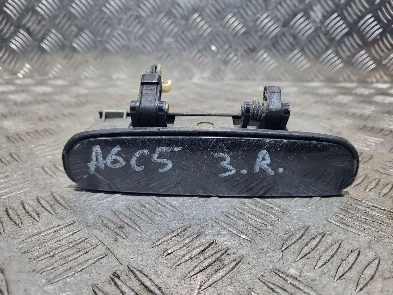 ручка наружная задняя правая Audi A6 4B/C5 1999, 1.9 л., black, универсал, 4B2837886