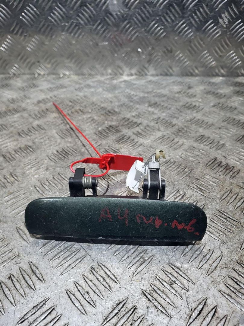 ручка наружная Audi A4 B5 [рестайлинг] 2000, 1.9 л., дизель, darkgreen, универсал, 4B0839207
