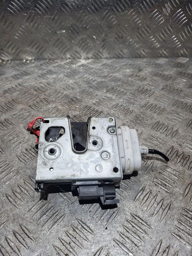 замок двери передней правой Audi A3 8L 1997, купе, 8L1837016