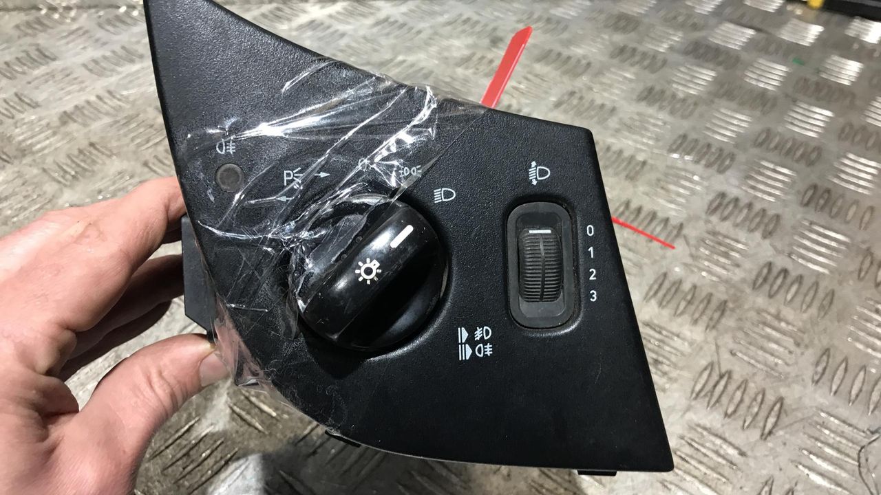 переключатель света Mercedes-Benz A-Класс W168 1999, 1.4 л., бензин, МКПП, 1685450104, 501.733