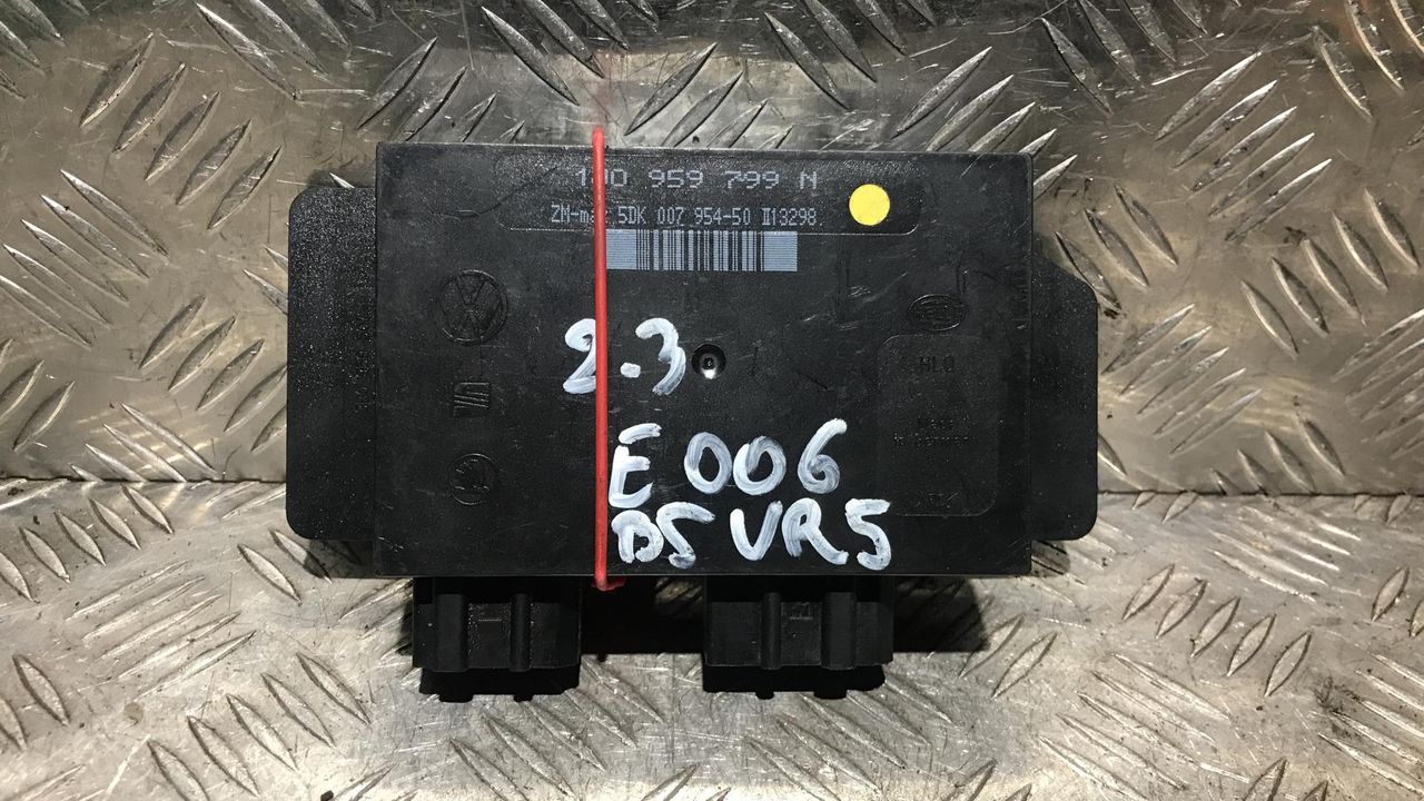 блок комфорта Volkswagen Passat B5 1998, 2.3 л., бензин, МКПП, седан, 1J0959799N, 954-50