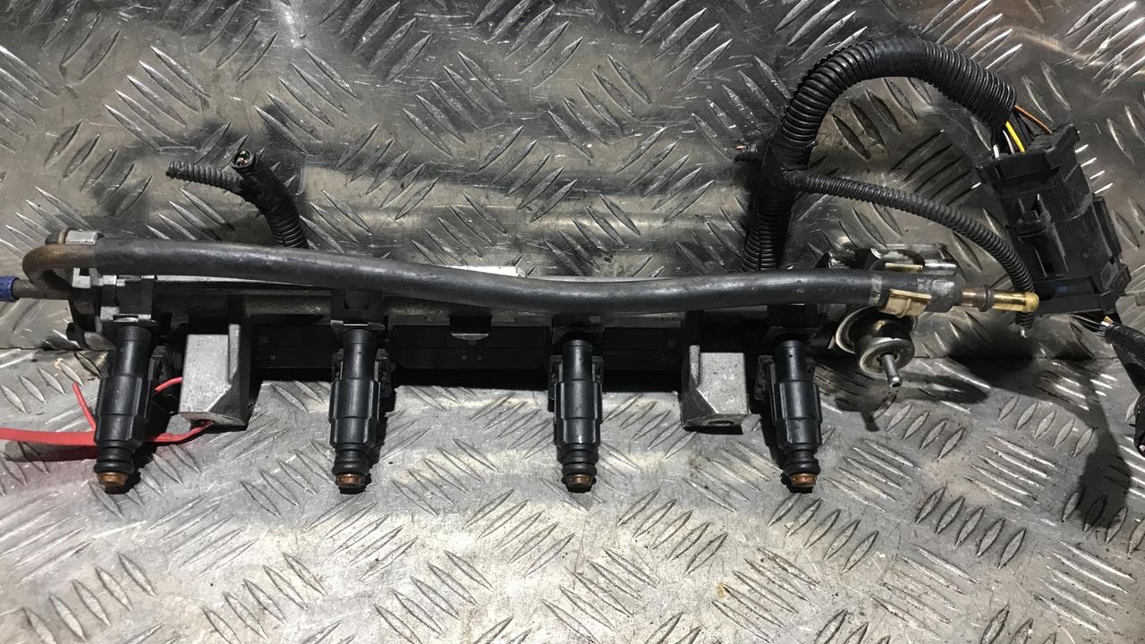 форсунка Ford Focus 1 поколение 1999, 1.8 л., бензин, хетчбэк 5 дв., 0280155819, 988F-DA