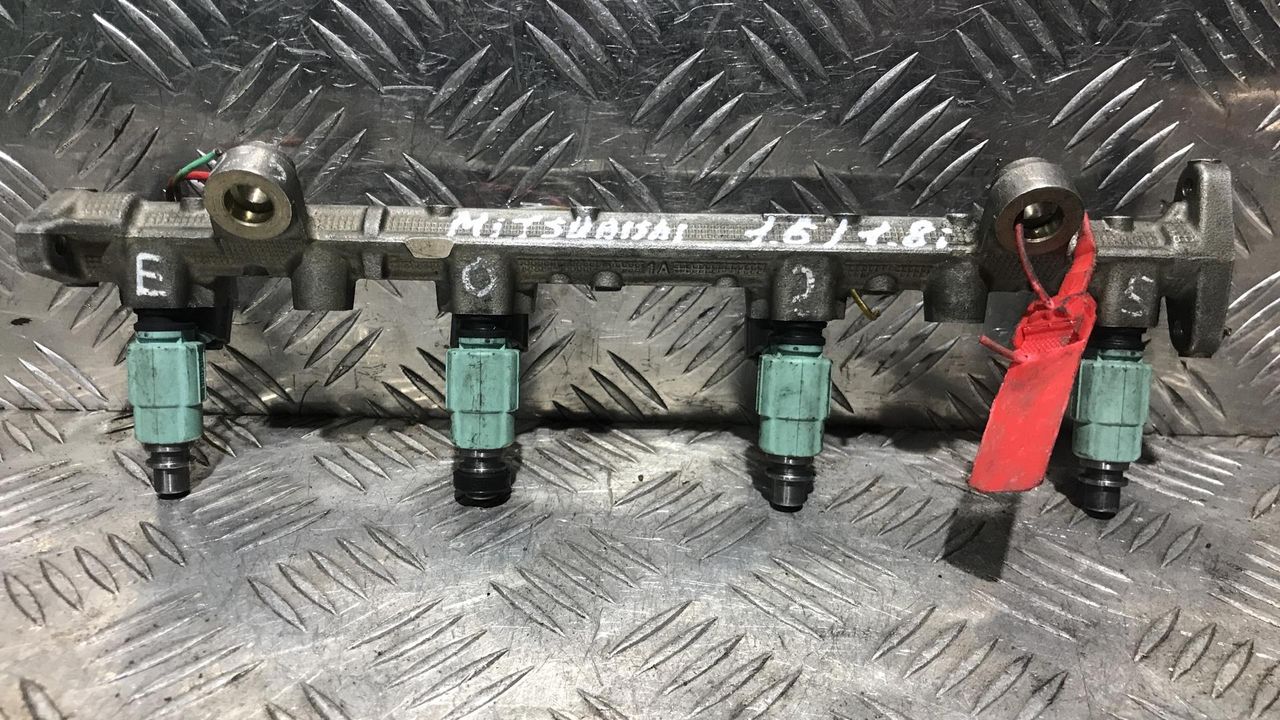 форсунка Mitsubishi Carisma 1 поколение 1999, 1.6 л., бензин, МКПП, хетчбэк 5 дв., 0280155723, CDH210