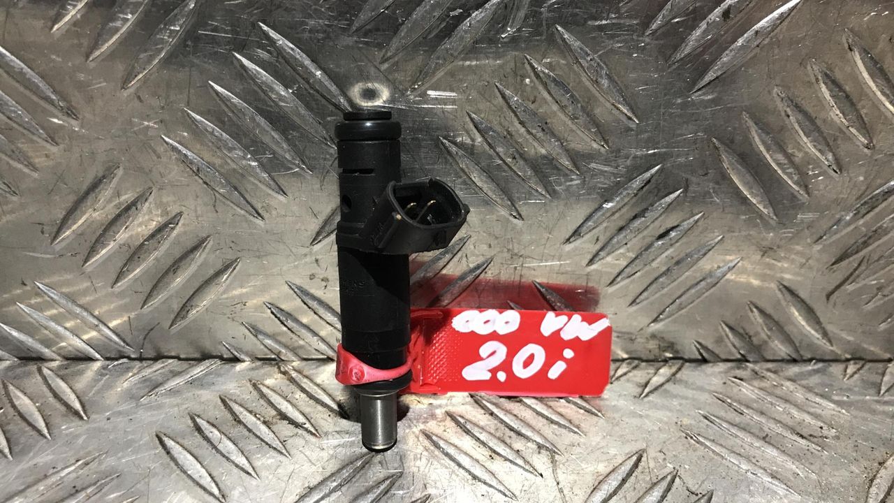 форсунка Audi A4 B6 2003, 2.0 л., бензин, МКПП, 06B133551T