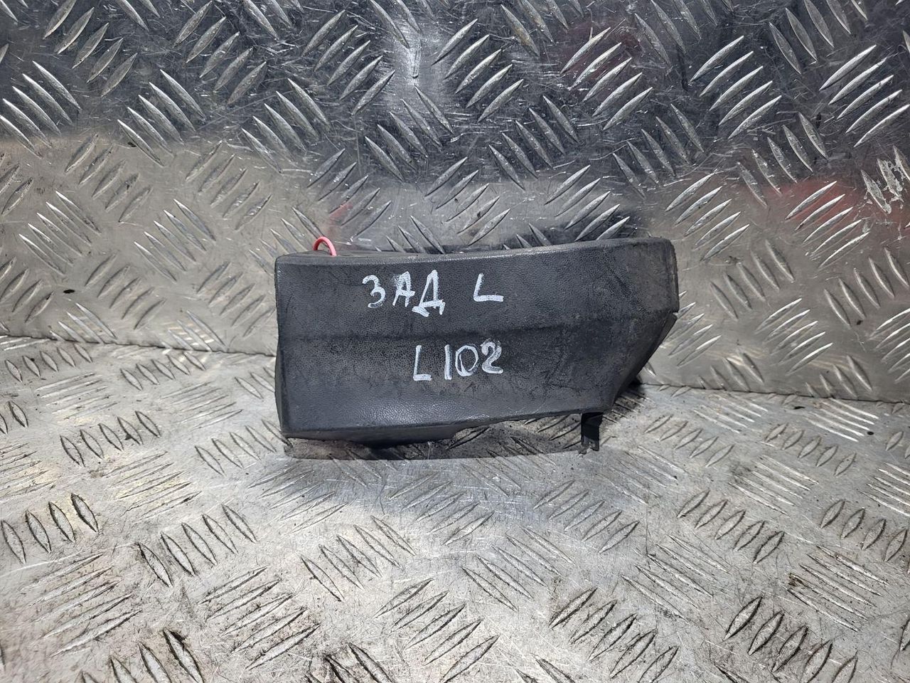 накладка на порог Volkswagen Passat B5 1996, 1.8 л., ADR, бензин, 5МКПП, седан, 3B0853897A