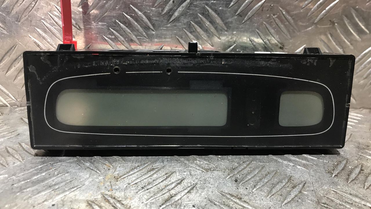 дисплей Renault Laguna 2 поколение 2002, 1.8 л., бензин, МКПП, хетчбэк 5 дв., 21654119-5, P8200002604