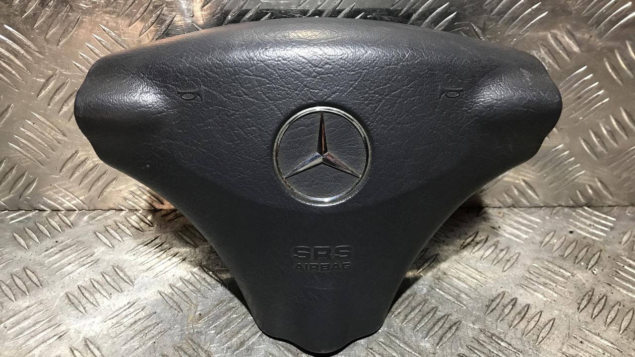 подушка безопасности водителя Mercedes-Benz A-Класс W168/V168 [рестайлинг] 2002, 1.7 л., дизель, МКПП, хетчбэк 5 дв., 1681.99.19, 16846002987D8807