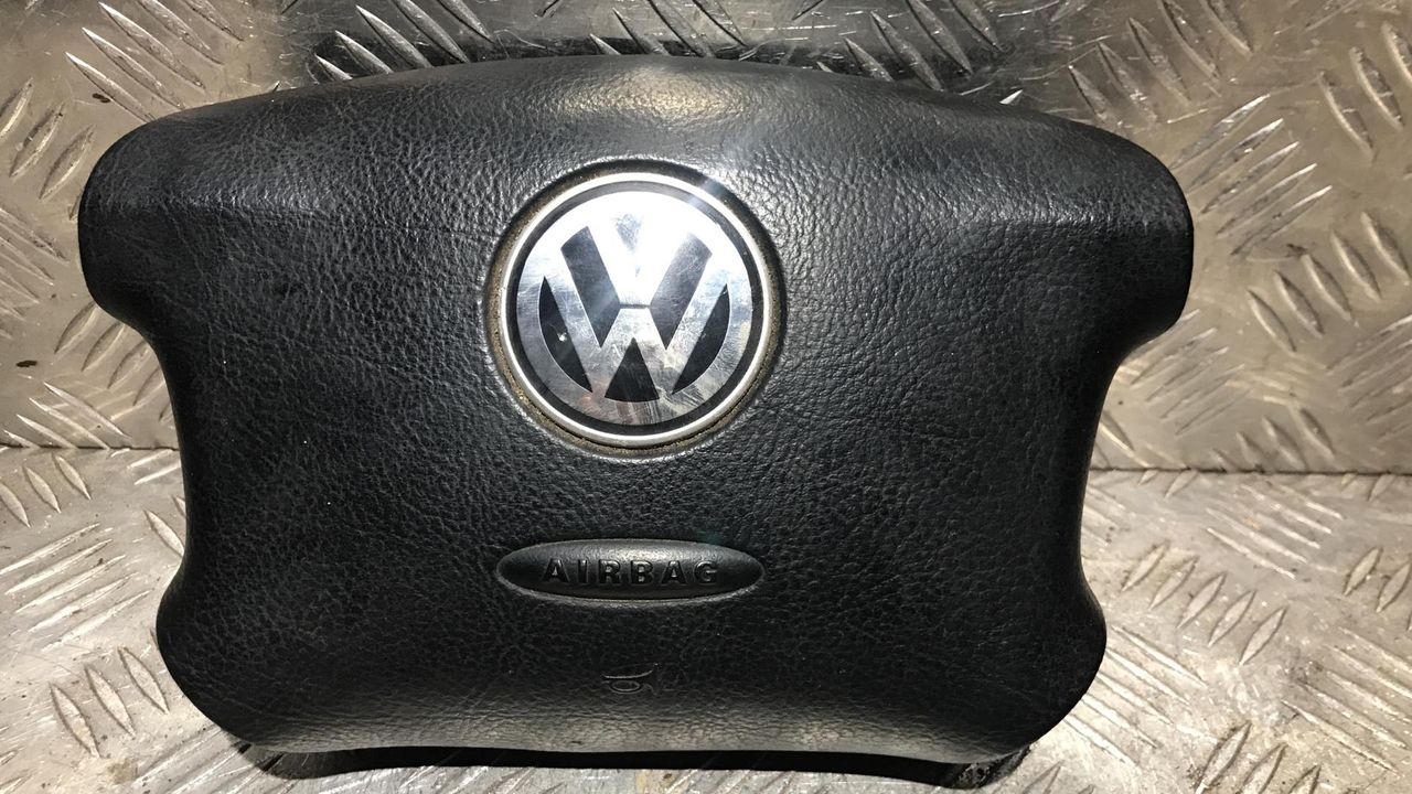 подушка безопасности водителя Volkswagen Sharan 1 поколение [рестайлинг] 2000, 1.9 л., дизель, МКПП, минивэн, 3B0880201AN