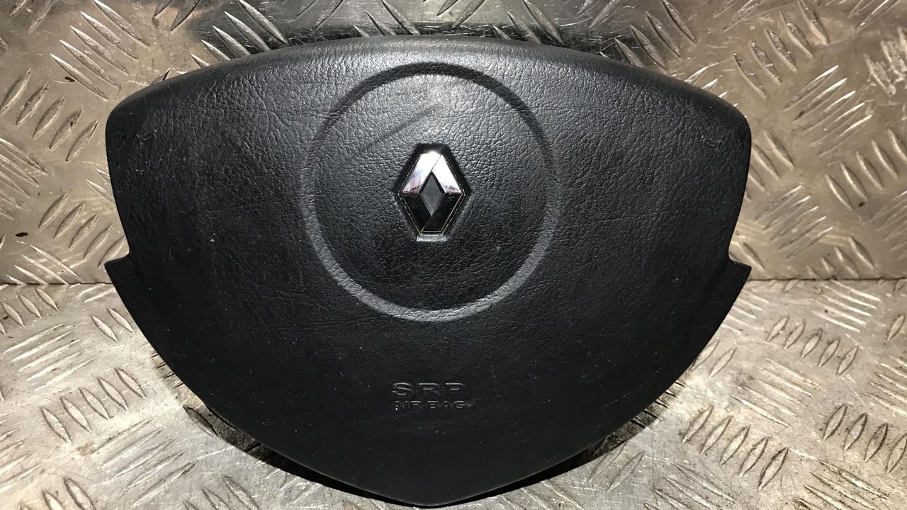 подушка безопасности водителя Renault Clio 2 поколение [2-й рестайлинг] 2005, 1.2 л., бензин, МКПП, хетчбэк 5 дв., 8200432120