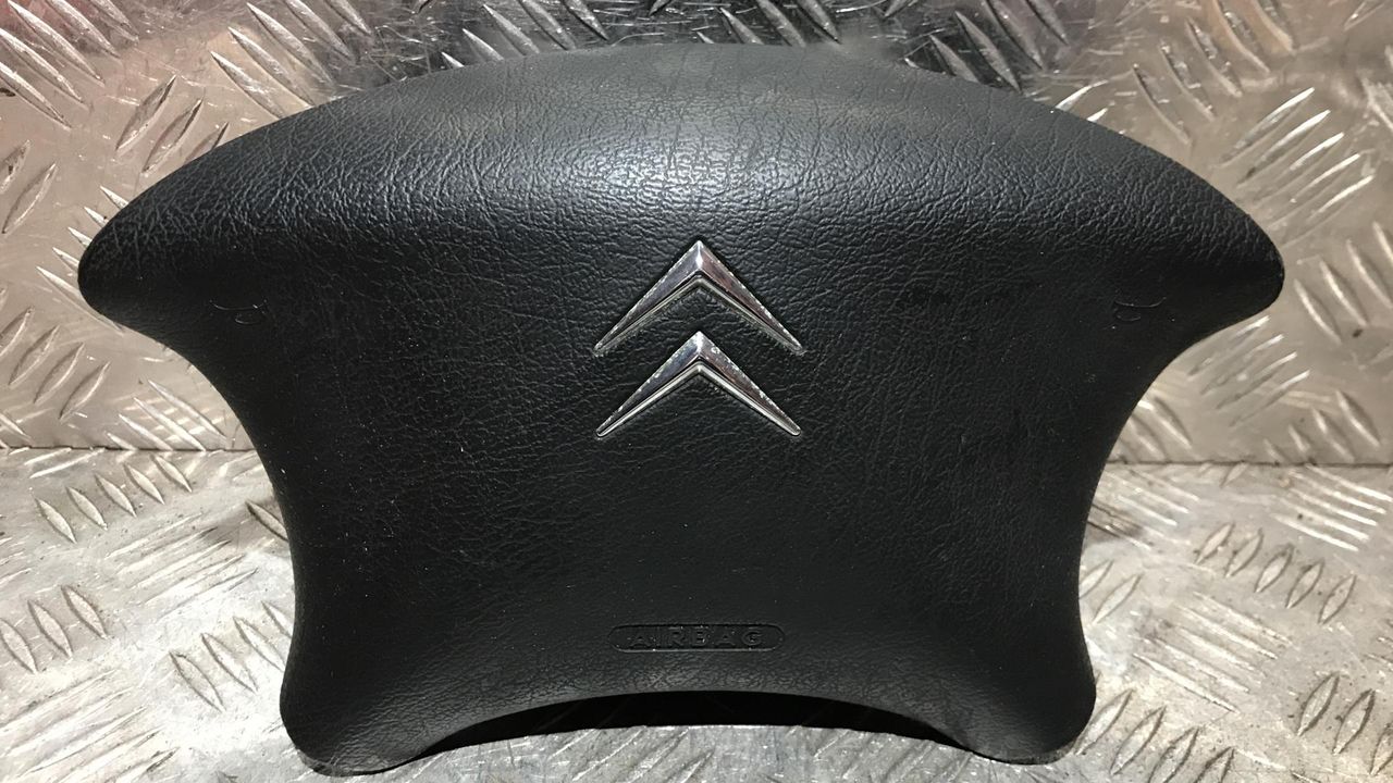 подушка безопасности водителя Citroen Xsara Picasso 1 поколение 2002, 1.8 л., 6FZ (EW7J4), бензин, 5МКПП, серебро, минивэн, 96470413XT