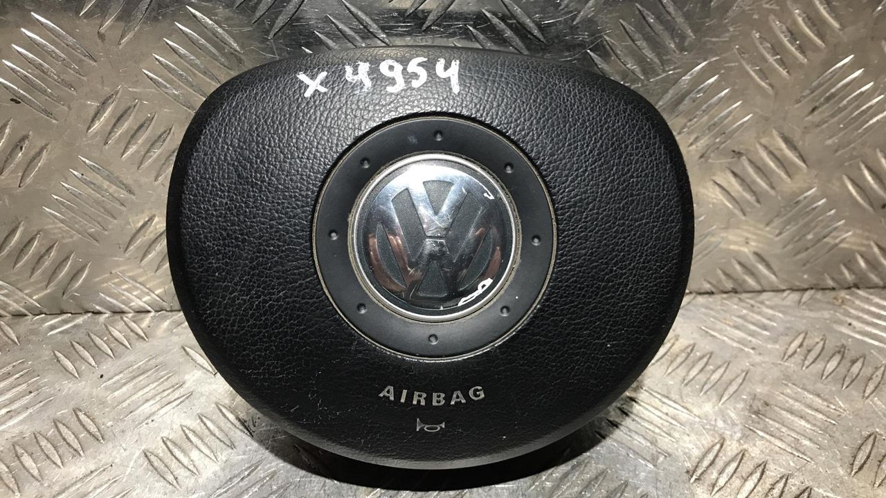 подушка безопасности водителя Volkswagen Caddy 3 поколение 2006, 1.9 л., дизель, МКПП, 1T0880201D